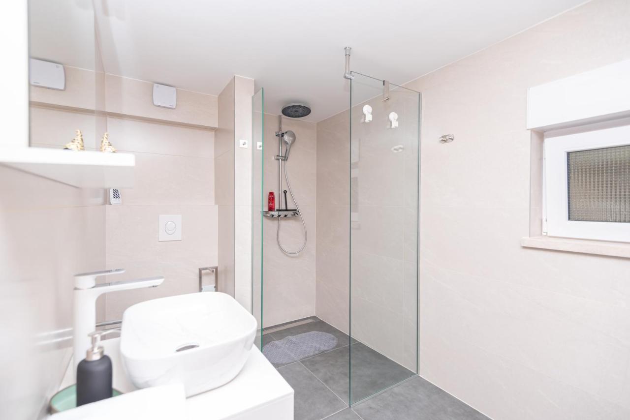 Apartment Emmi Omiš Kültér fotó